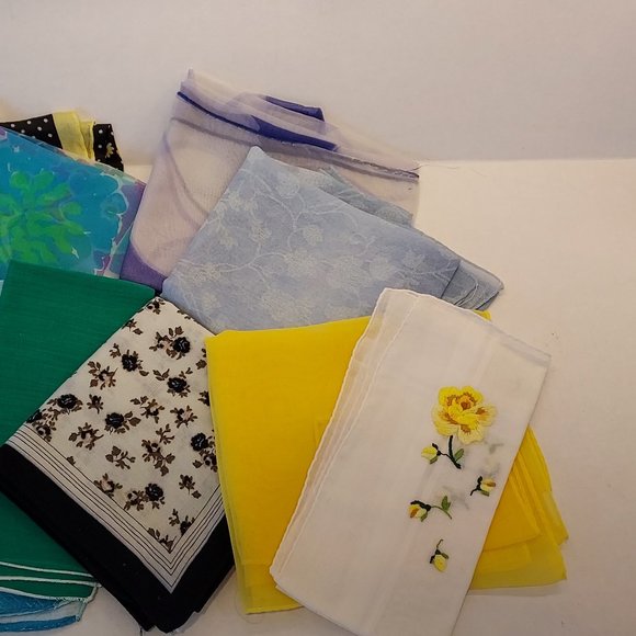 BOX of 11 Vintage handkerchief's and scarves - Picture 8 of 11